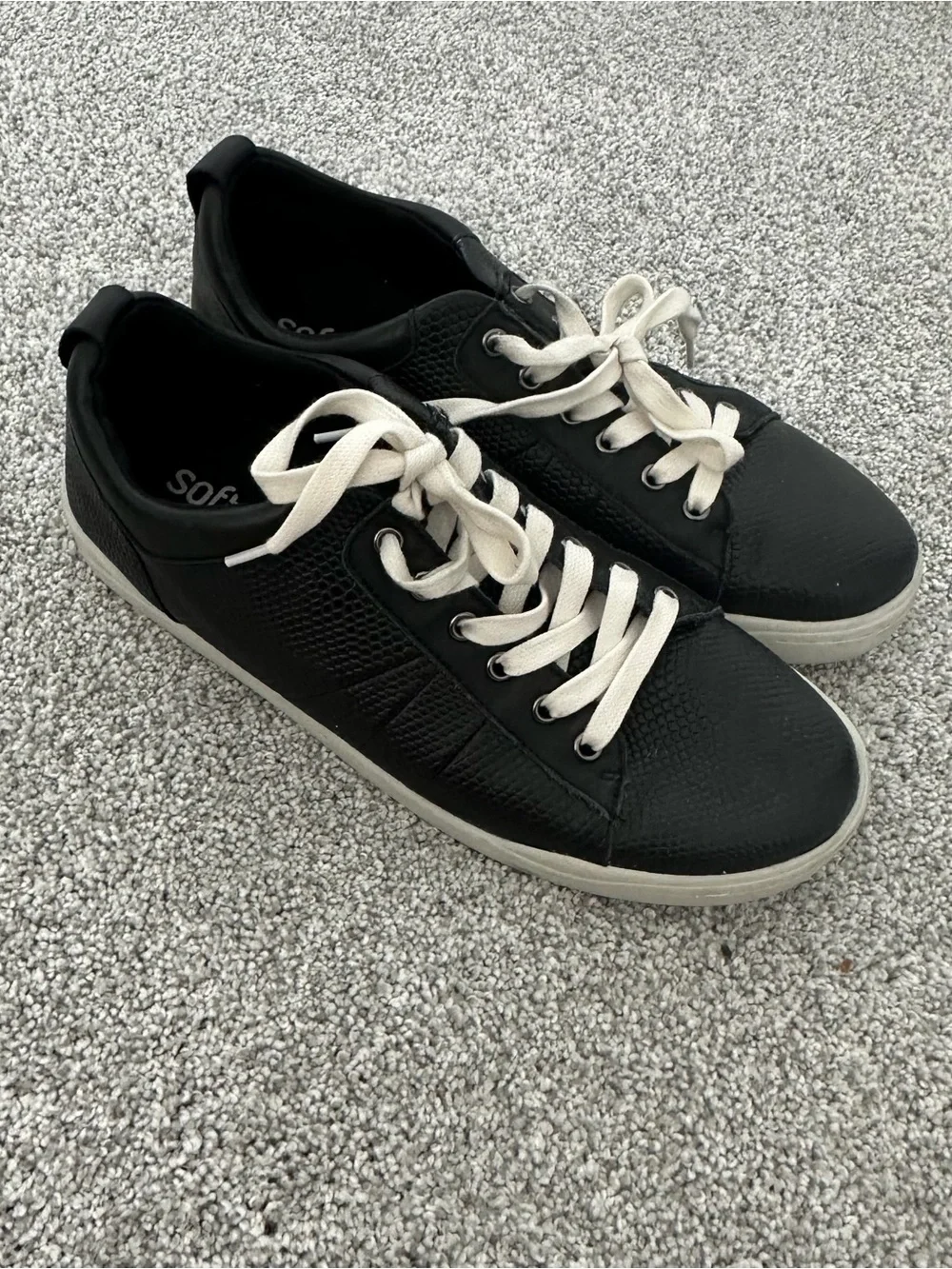 Softwalk Black Sneakers Women’s Size 9 Tennis Shoes